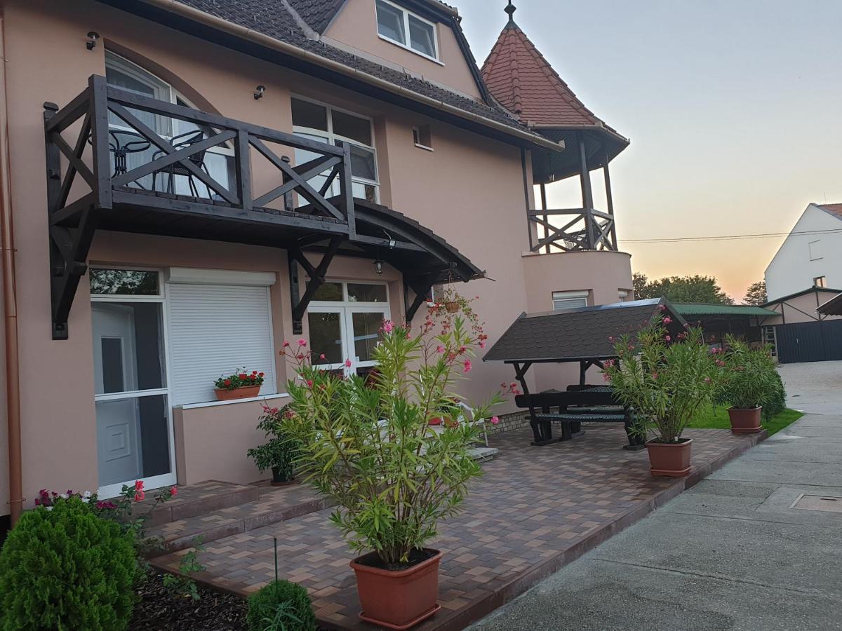 Hotel Anda Vendeghaz Harkány Zewnętrze zdjęcie